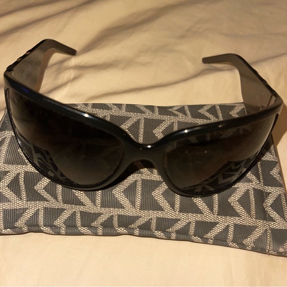 VINTAGE MICHAEL KORS SUNGLASSES - Picture 5 of 5